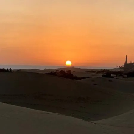 Charming With Private Garden Hébergement de vacances *