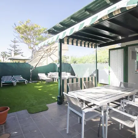 Charming With Private Garden Semesterbostad *